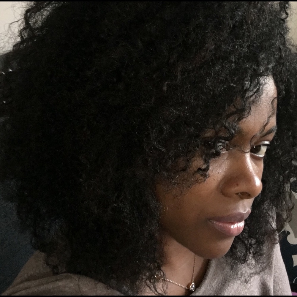 Meet your Posher, Shana